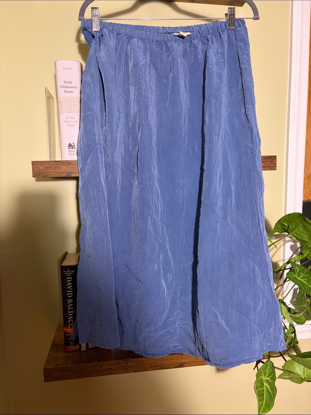 Women’s Lightweight Blue Elastic-Waist Midi Skirt